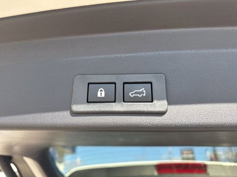 Used 2024 Subaru Ascent Premium w/ Convenience Package image 40