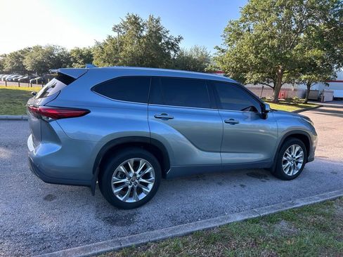 Used 2023 Toyota Highlander Limited image 5