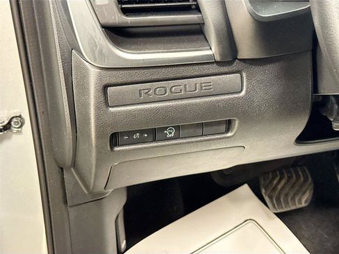 Used 2024 Nissan Rogue S AWD/4WD image 10