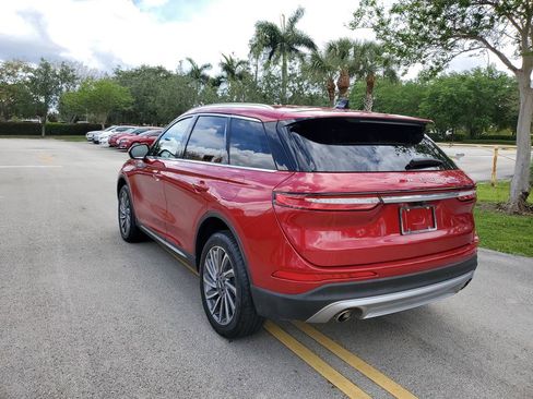 Certified 2023 Lincoln Corsair Reserve FWD image 3