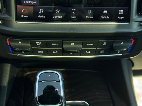 Certified 2022 Maserati Levante Modena image 13