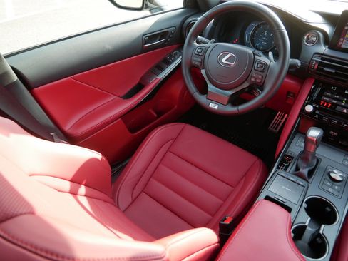 Used 2024 Lexus IS 500 image 9