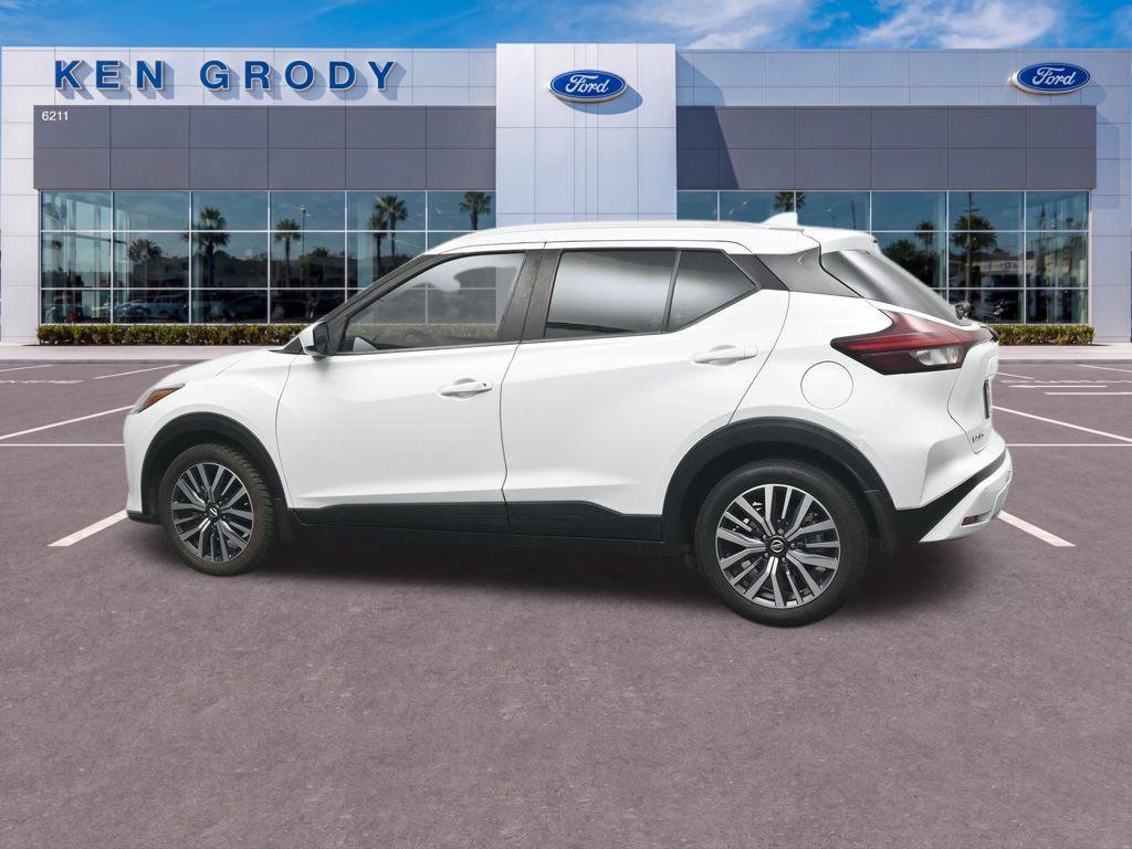 Used 2021 Nissan Kicks SV FWD image 3