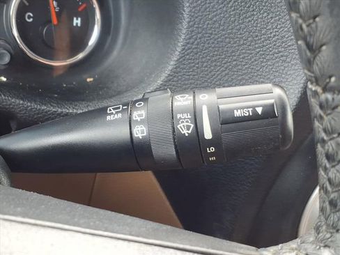 Used 2017 Jeep Wrangler Unlimited Sahara w/ Connectivity Group image 27