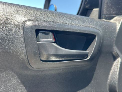 Used 2022 Toyota Tacoma SR RWD image 32