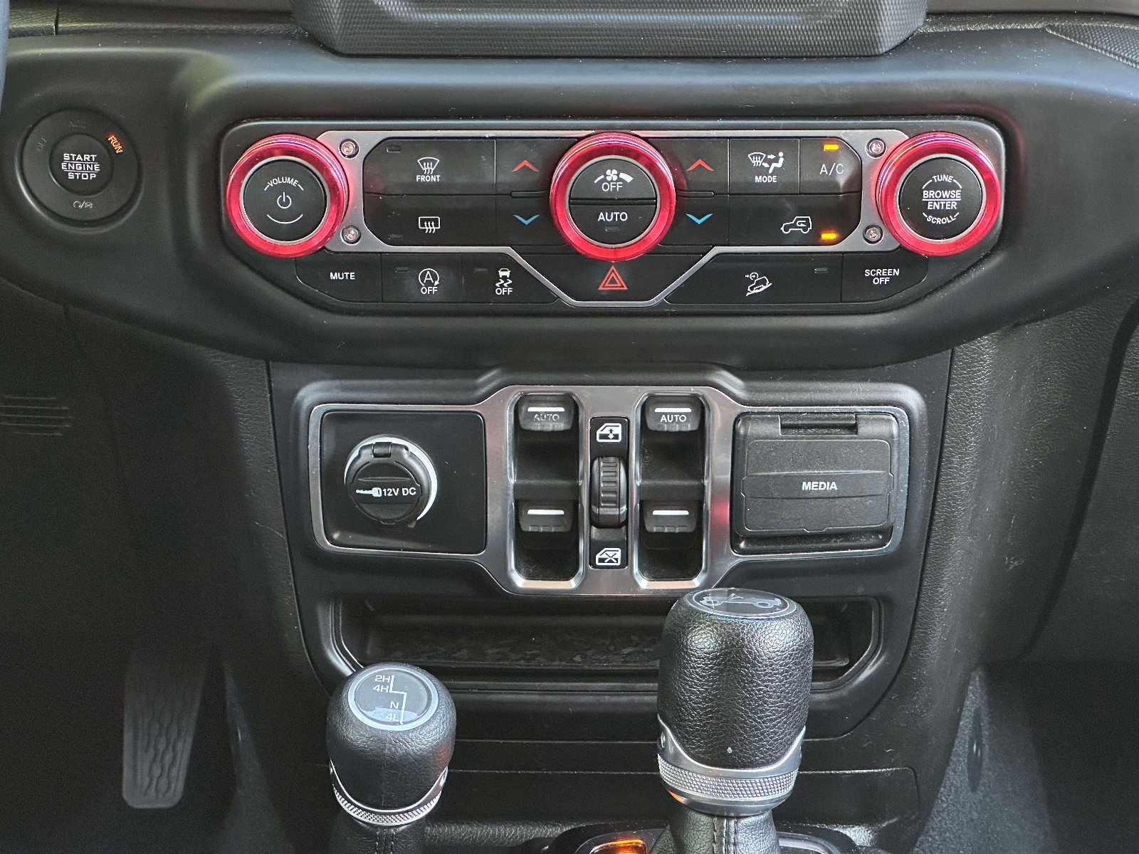 Used 2018 Jeep Wrangler Unlimited Sport S AWD/4WD image 17