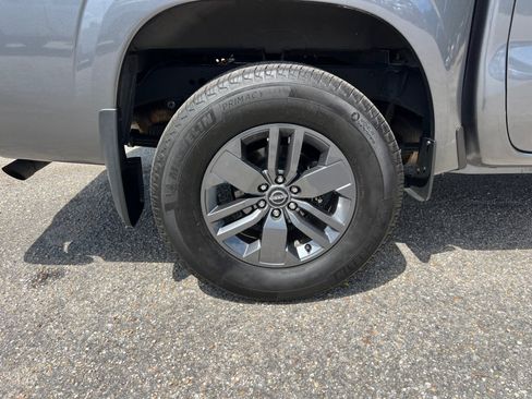 Used 2025 Nissan Frontier SV AWD/4WD image 23
