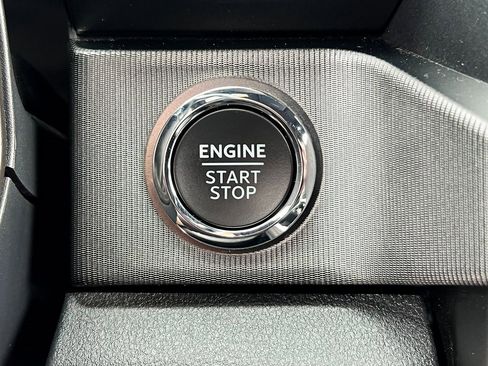 Used 2023 Ford F250 Platinum w/ FX4 Off-Road Package image 7