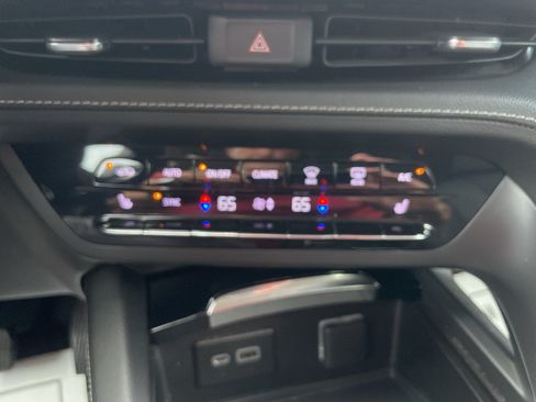 Certified 2023 Buick Envision Essence FWD image 26