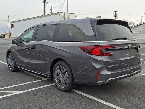 New 2026 Honda Odyssey Touring image 3