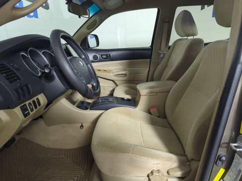 Used 2011 Toyota Tacoma PreRunner image 7