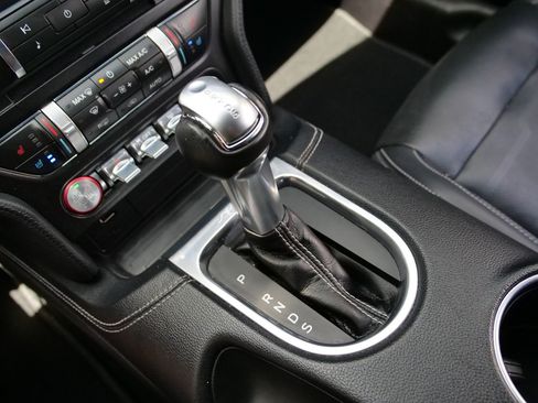 Used 2019 Ford Mustang GT Premium w/ GT Performance Package RWD image 10