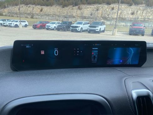 Used 2025 Ford Expedition Platinum w/ Stealth Appearance Package image 16