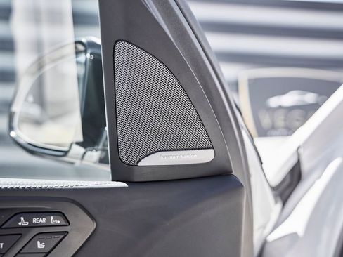 Used 2023 BMW ALPINA XB7 AWD/4WD image 38