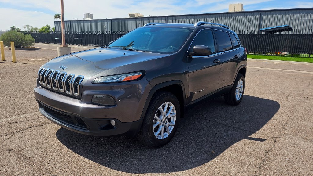 Used 2015 Jeep Cherokee Latitude AWD/4WD image 4