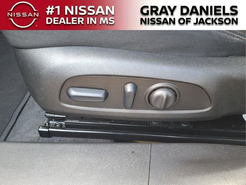Used 2025 Chevrolet Malibu LT FWD image 11