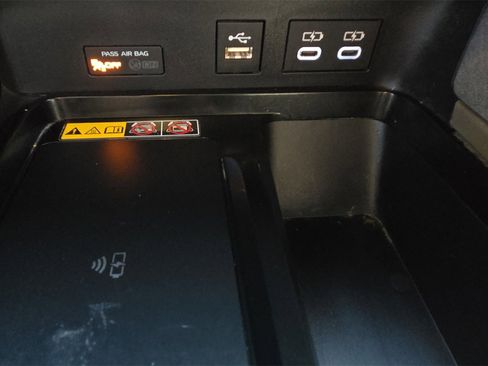 Used 2025 Toyota Camry XSE image 27