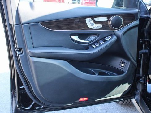 Used 2022 Mercedes-Benz GLC 300 4MATIC image 10