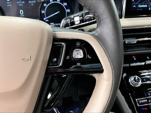 Used 2022 Lincoln Corsair FWD w/ Premium Package image 27