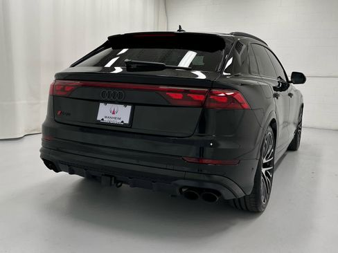 Used 2024 Audi SQ8 Prestige image 3