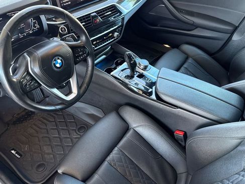 Used 2023 BMW 530e xDrive image 5