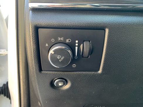 Used 2022 Jeep Grand Cherokee Limited AWD/4WD image 19