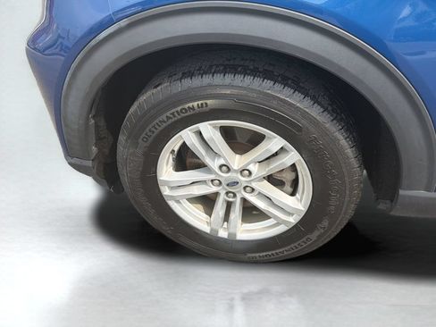 Used 2020 Ford Explorer XLT w/ Equipment Group 202A AWD/4WD image 31