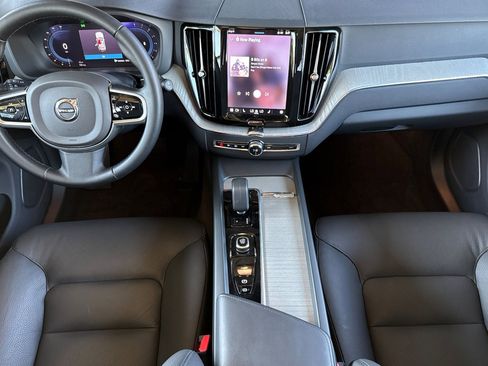 Used 2025 Volvo XC60 B5 Plus image 16