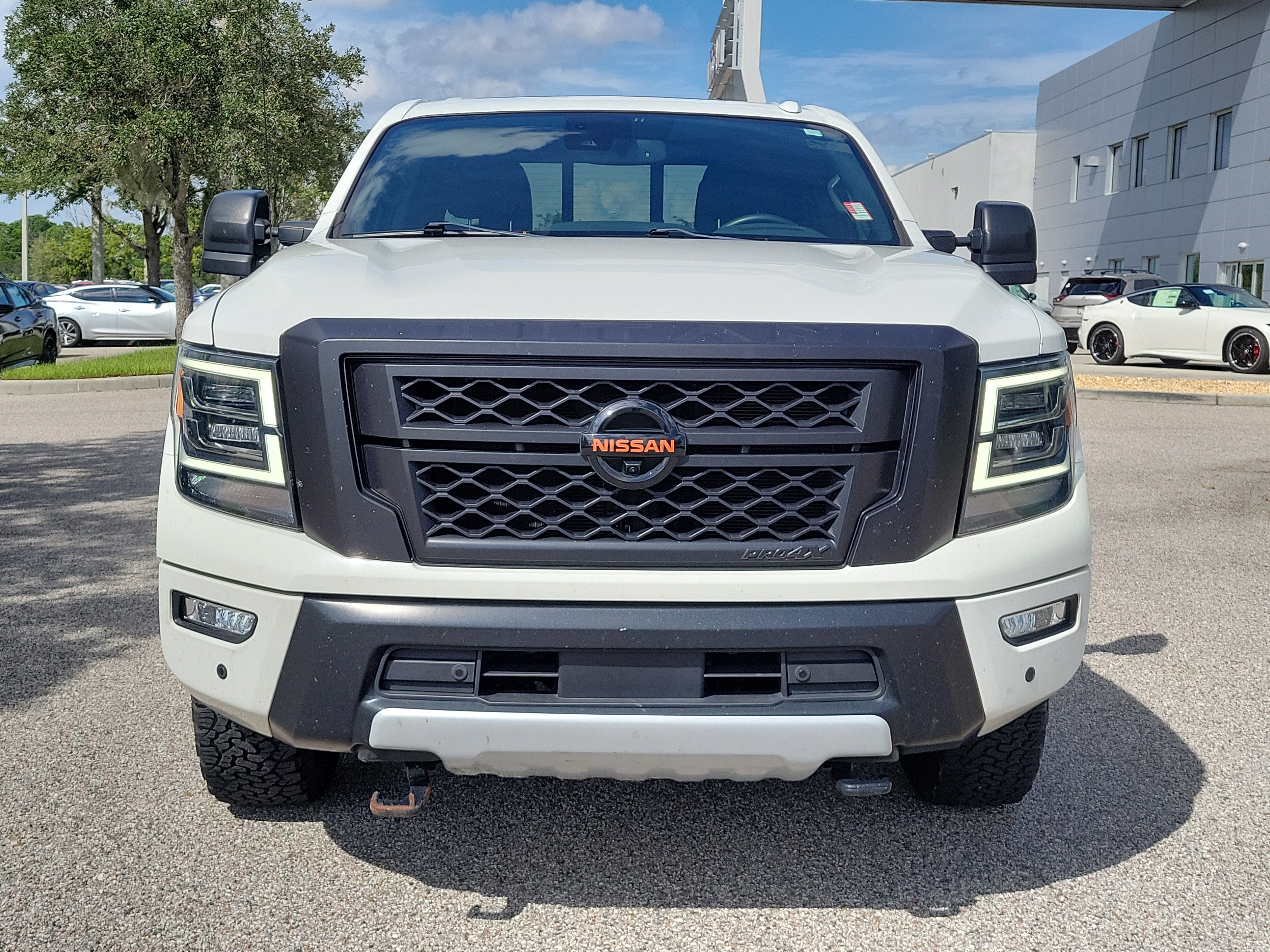 Used 2021 Nissan Titan PRO-4X w/ Pro-4x Convenience Package AWD/4WD image 2