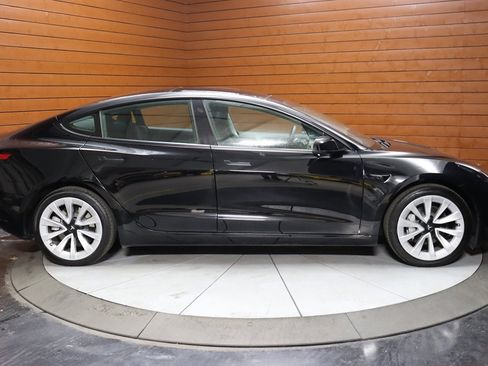 Used 2023 Tesla Model 3 Standard Range image 18