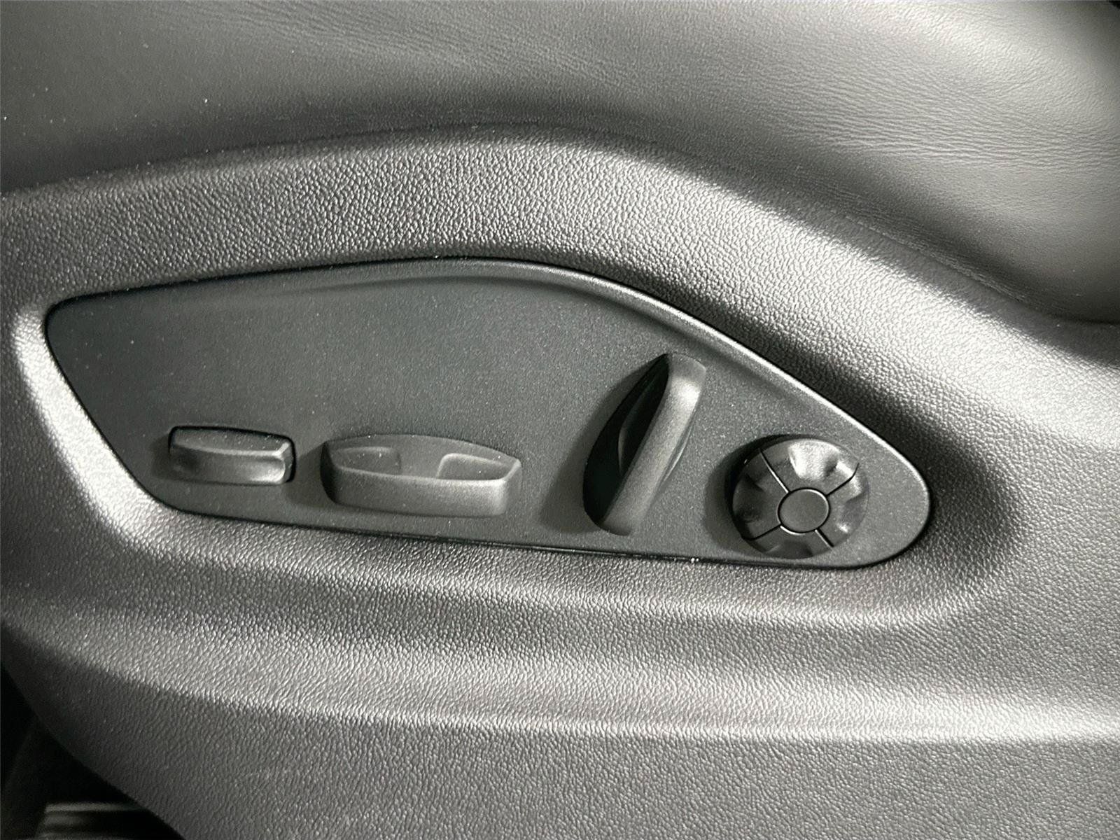 Certified 2026 Porsche Cayenne Coupe AWD/4WD image 32
