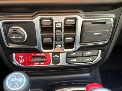 Used 2022 Jeep Gladiator Mojave w/ LED Lighting Group AWD/4WD image 28