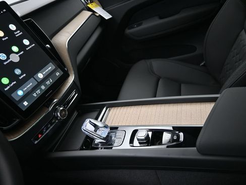 New 2026 Volvo XC60 B5 Plus w/ Protection Package Premier AWD/4WD image 17