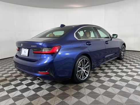 Used 2020 BMW 330i xDrive Sedan w/ Premium Package image 5