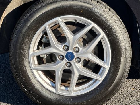 Used 2022 Ford Edge SEL image 11