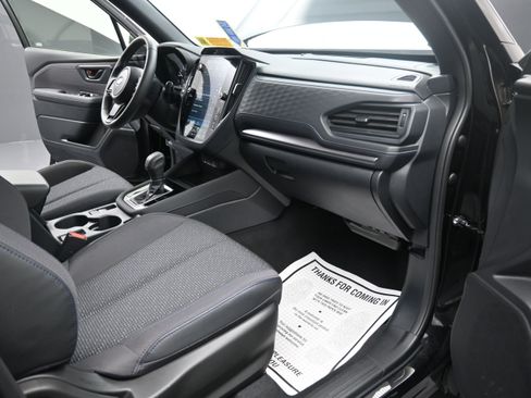 Certified 2025 Subaru Forester Premium AWD/4WD image 21