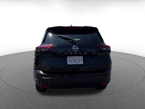 Used 2025 Nissan Rogue SV FWD image 12