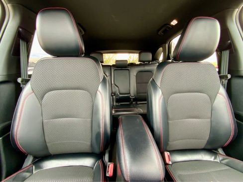Used 2025 Ford Escape ST-Line AWD/4WD image 28