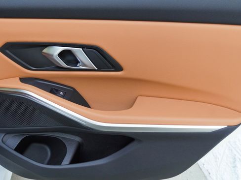 Certified 2025 BMW 330i Sedan RWD image 32