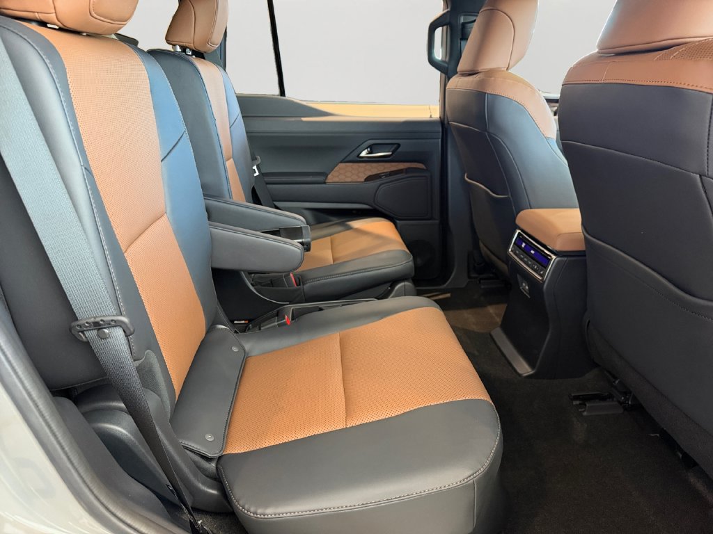 Certified 2025 Lexus GX 550 AWD/4WD image 9