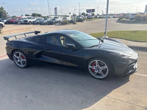Used 2021 Chevrolet Corvette Stingray Preferred Cpe w/ Z51 Performance Package RWD image 4
