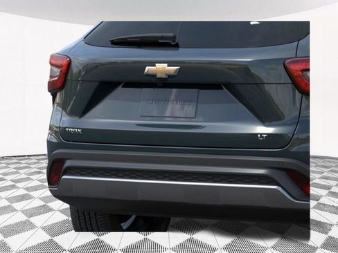 New 2026 Chevrolet Trax LT w/ Driver Confidence Package FWD image 21