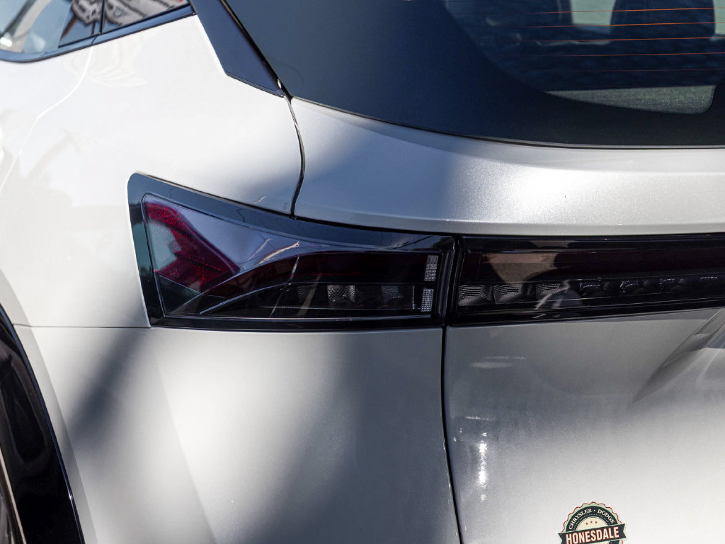 Used 2024 Nissan Ariya AWD image 36
