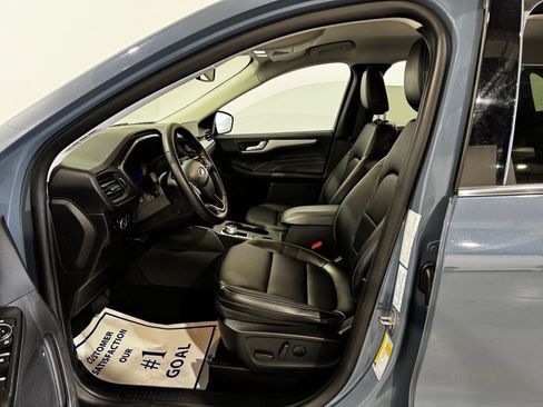 Used 2025 Ford Escape Platinum AWD/4WD image 14
