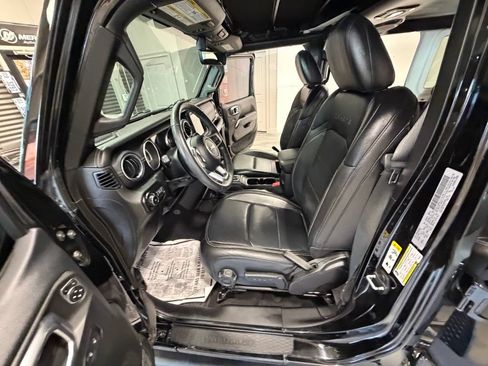 Used 2018 Jeep Wrangler Unlimited Sahara w/ Dual Top Group AWD/4WD image 63