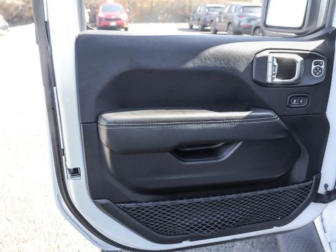 Used 2022 Jeep Wrangler Unlimited Sahara w/ Cold Weather Group image 25