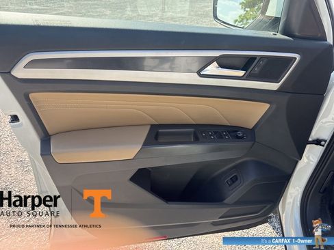 Used 2023 Volkswagen Atlas Cross Sport SE w/ Panoramic Sunroof Package AWD/4WD image 19