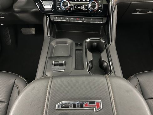 Used 2024 GMC Sierra 2500 AT4 w/ AT4 Premium Plus Package image 16
