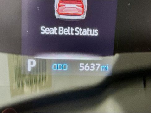 Used 2022 Toyota Highlander L AWD/4WD image 4
