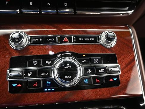 Used 2023 Lincoln Aviator Black Label w/ Jet Package AWD/4WD image 43